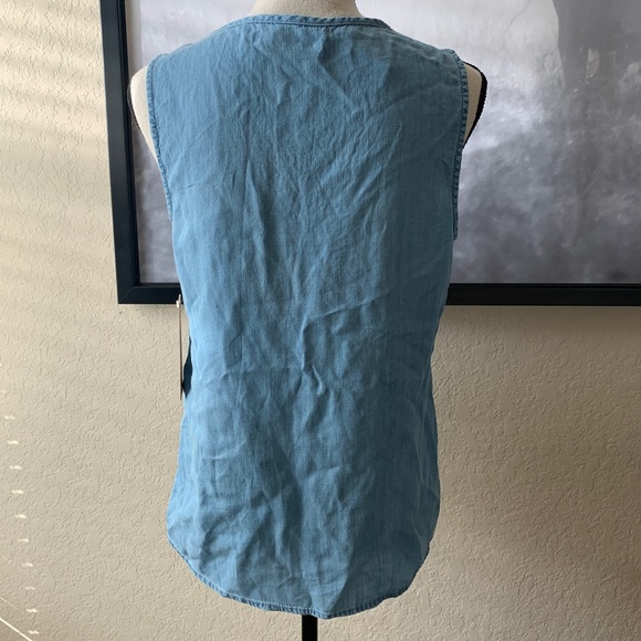 Billy T Stitch Fix Chambray Sleeve less Top Size M - Picture 10 of 10